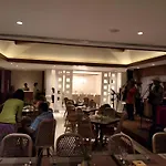 Elmi Hotel