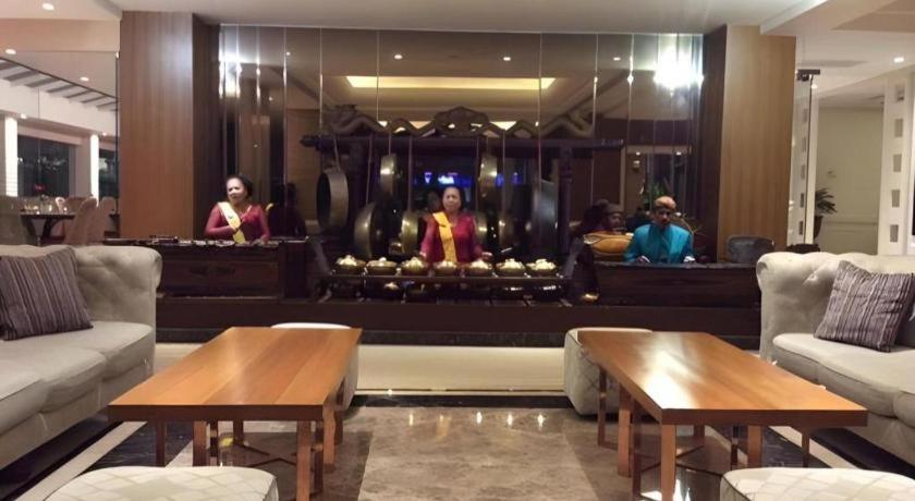 Hotel Elmi 4*