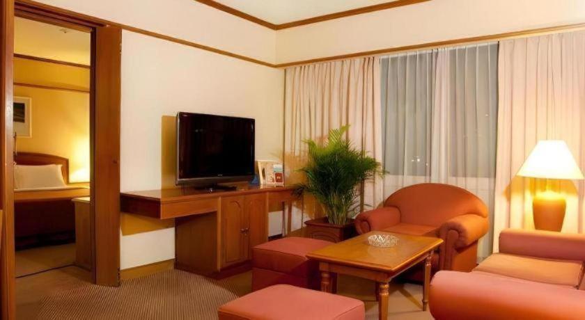 Elmi Hotel